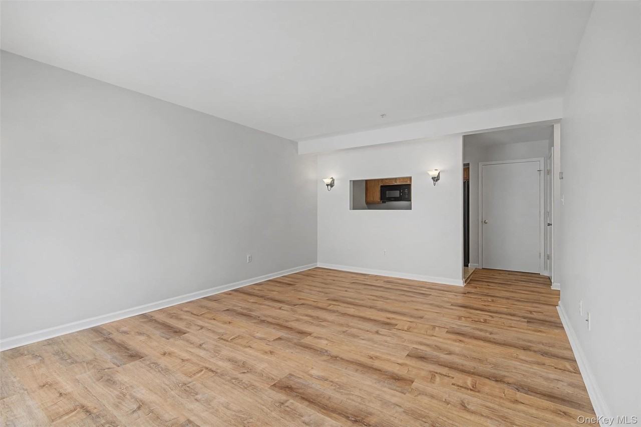 261 Ruth Ct - Photo 4 of 23