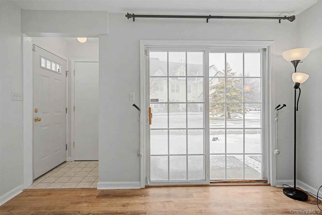 261 Ruth Ct - Photo 5 of 23