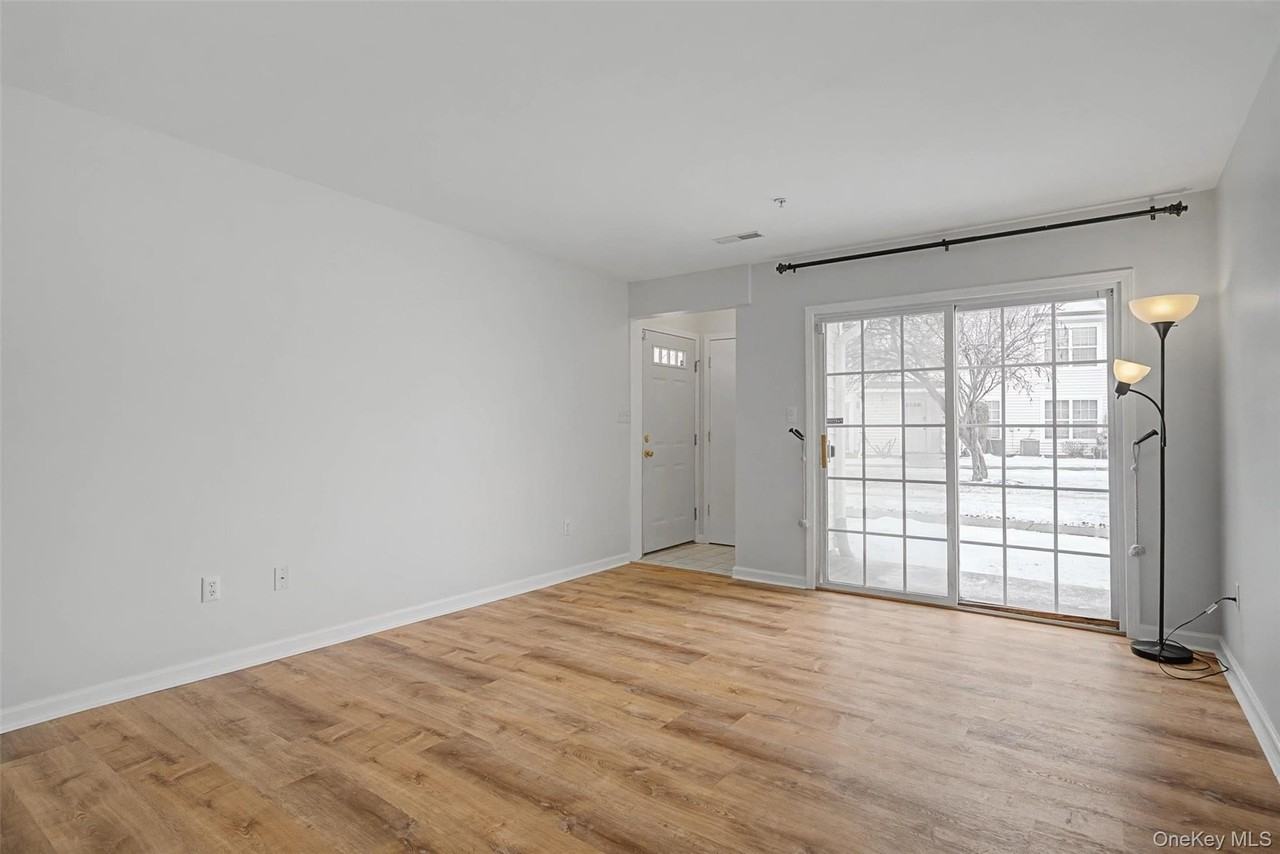 261 Ruth Ct - Photo 7 of 23