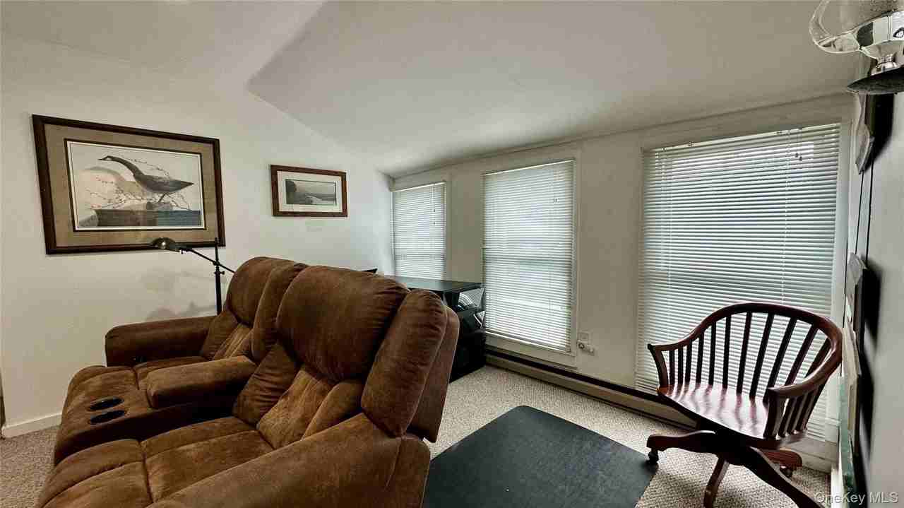 22 Ludlam Ave Unit 2 - Photo 6 of 12