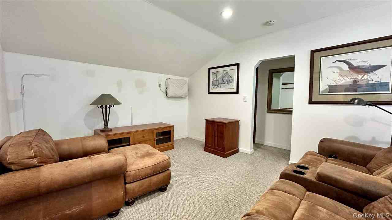 22 Ludlam Ave Unit 2 - Photo 7 of 12