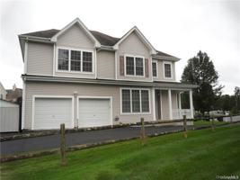 featured image of 6 Blackmoor Cir