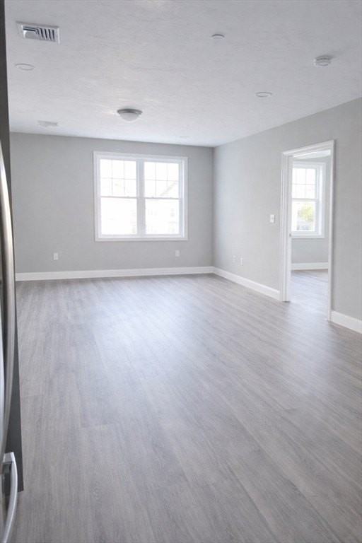 531R Washington St Unit 1 - Photo 4 of 9