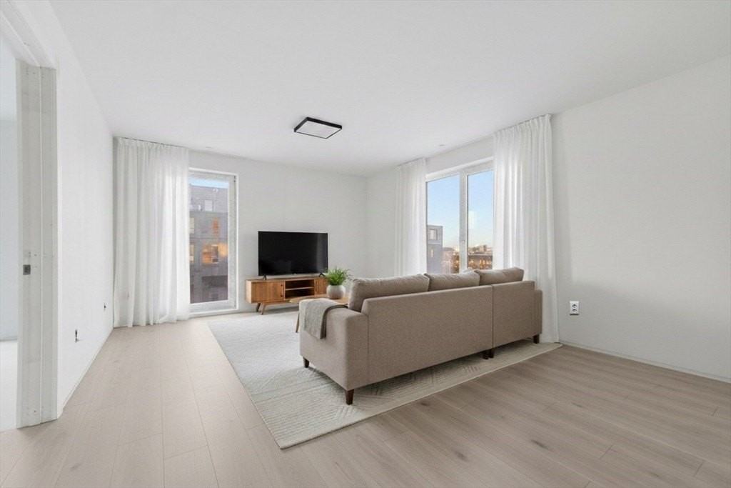 1035 Commonwealth Ave Unit 208