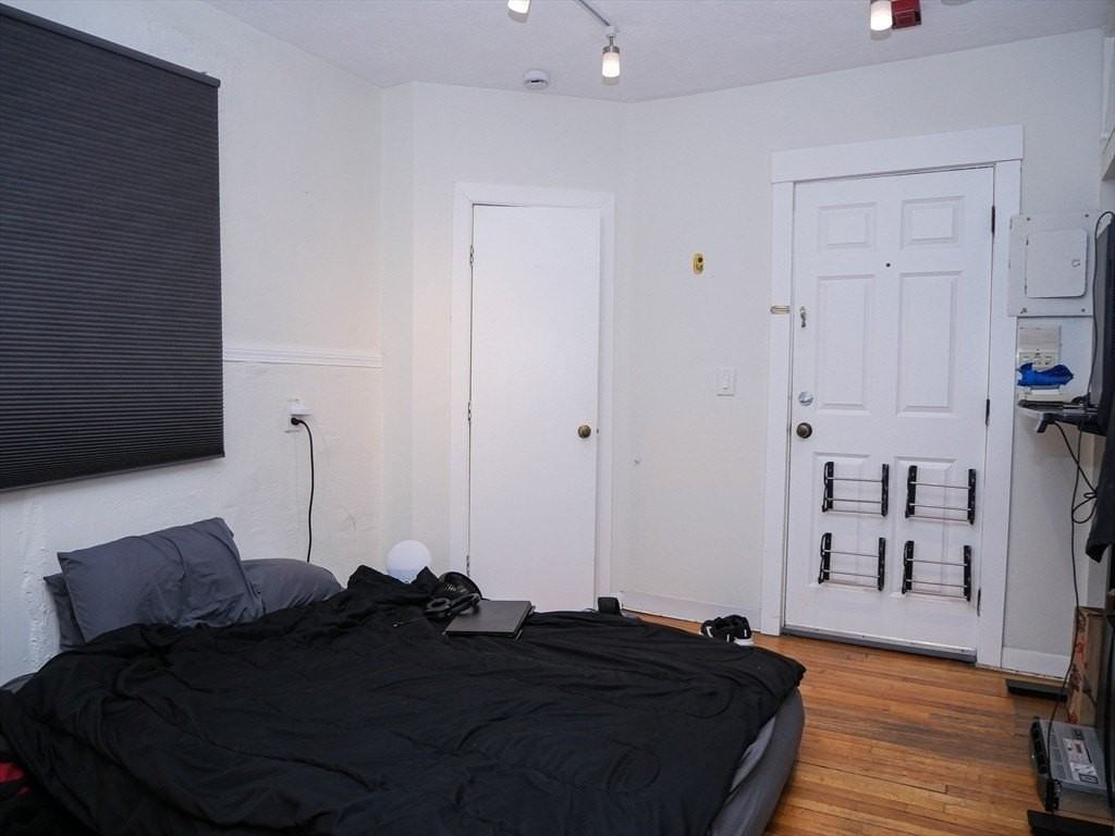 259 W Newton St #1 - Photo 2 of 6