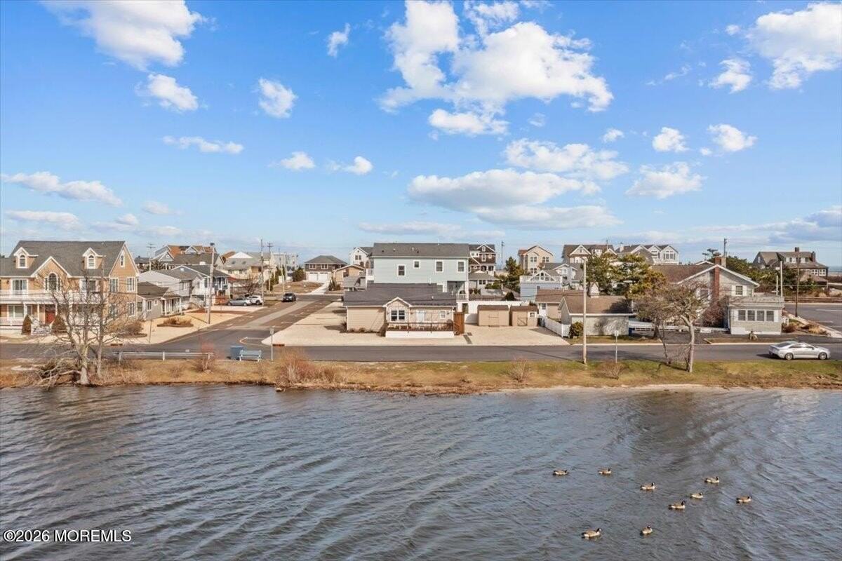 106 Makin Ave - Photo 5 of 34