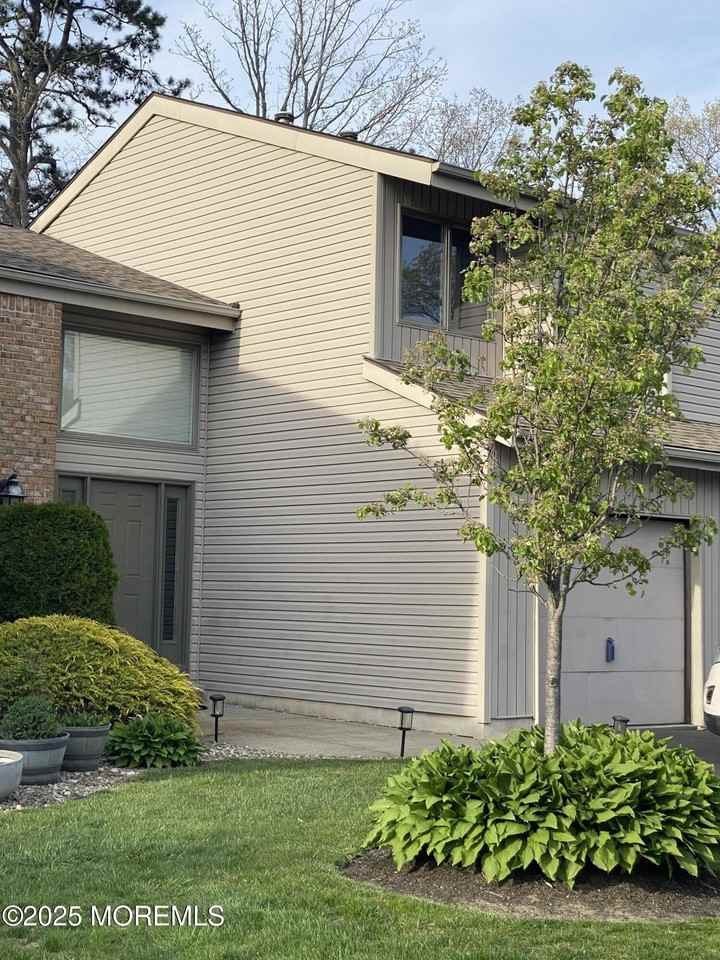 49 White Swan Way - Photo 2 of 30