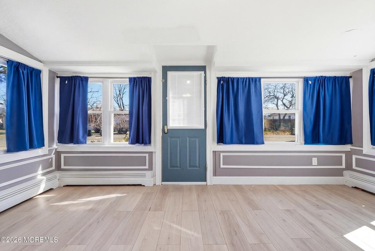 644 Ocean Ave - Photo 3 of 39