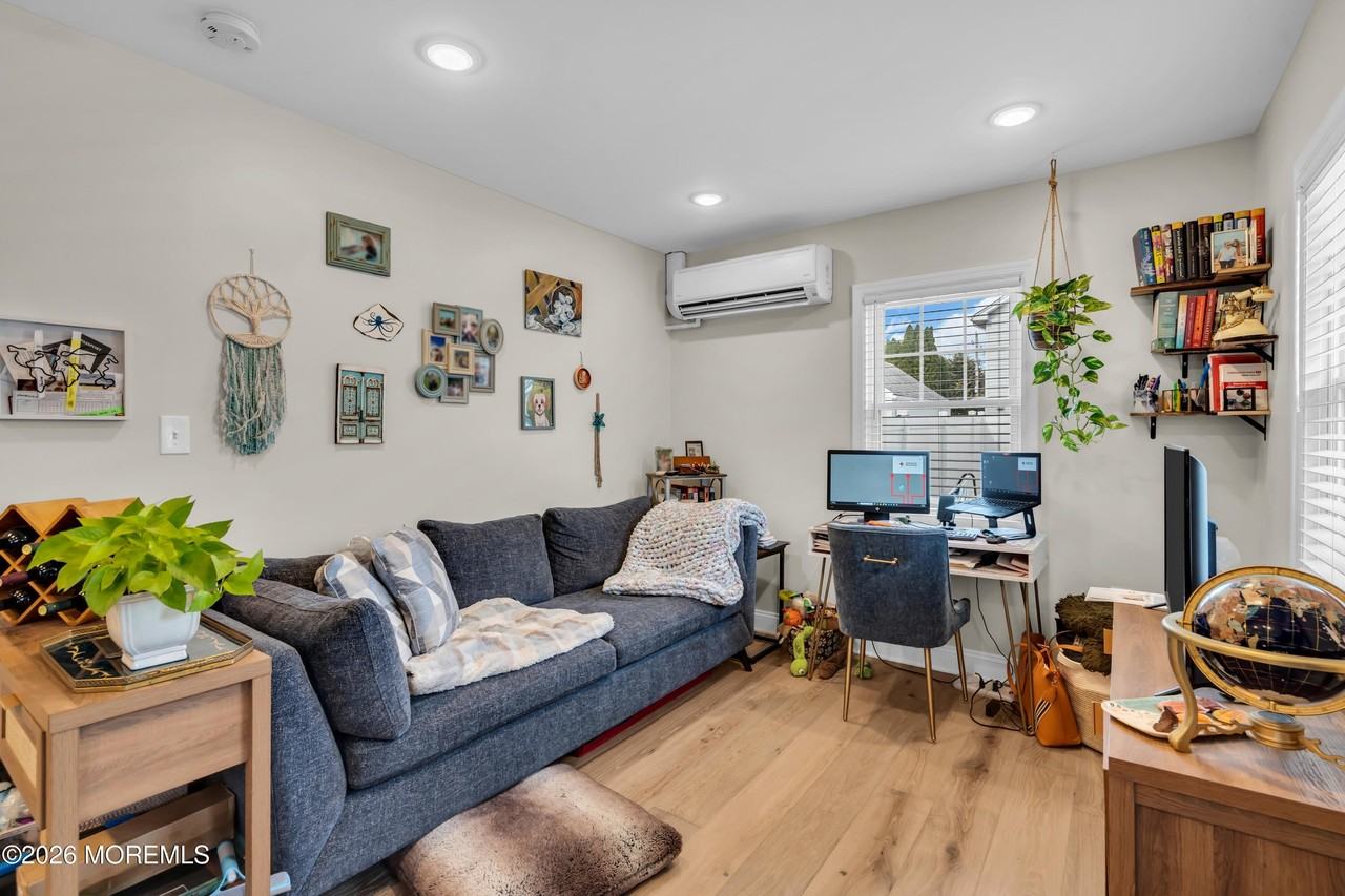 1215 Lister St Unit B - Photo 7 of 16