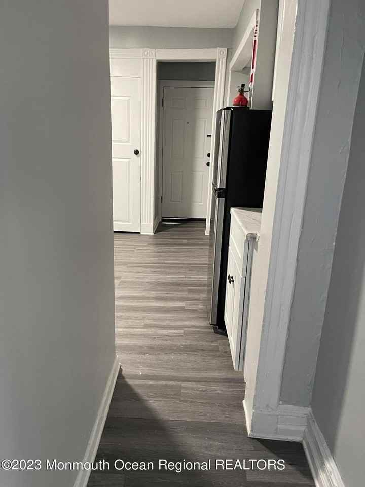 309 2nd Ave Apt 2 - Photo 4 of 11