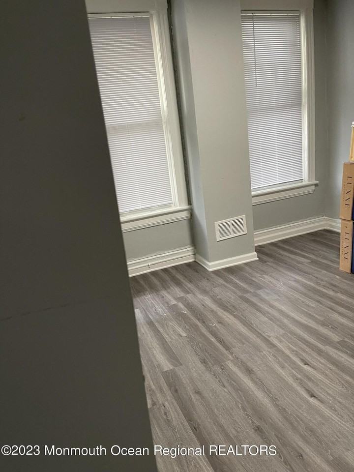 309 2nd Ave Apt 2 - Photo 5 of 11