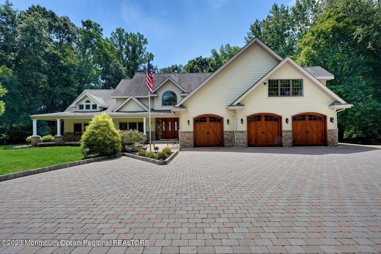 67 Phalanx Rd - Photo 4 of 50