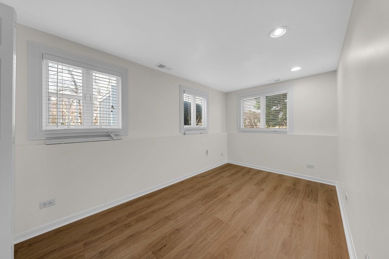 5080 Prairie Oak Rd - Photo 4 of 26