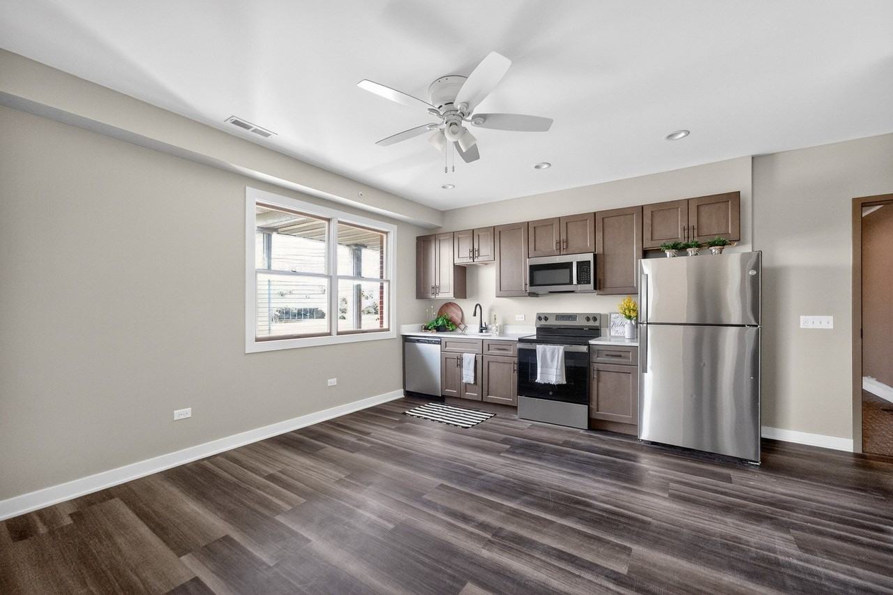 1430 Dekalb Ave Unit B - Photo 4 of 9