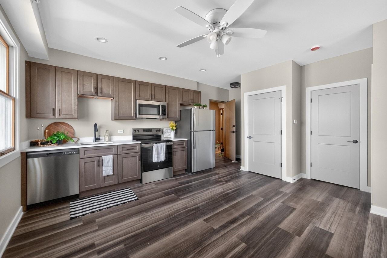 1430 Dekalb Ave Unit B - Photo 5 of 9