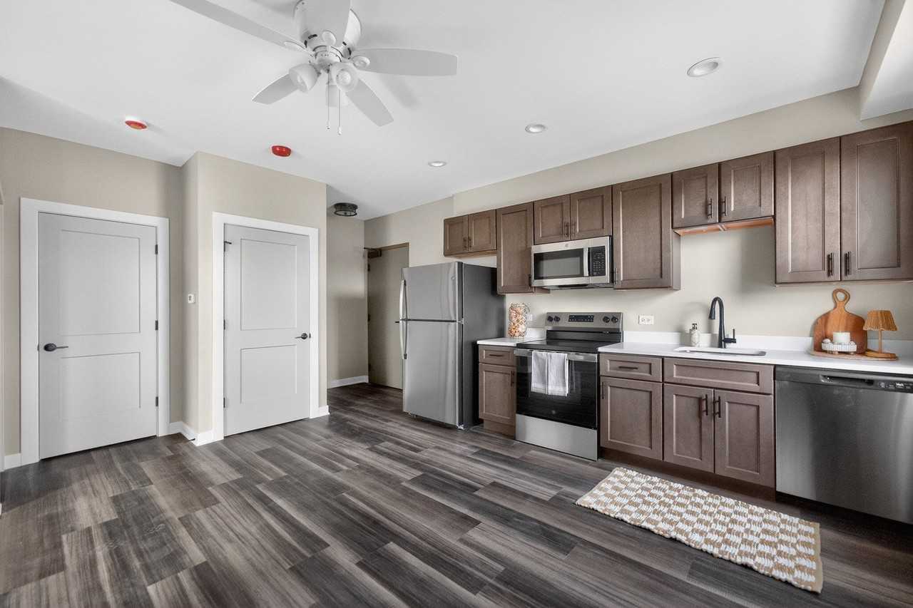 1430 Dekalb Ave Unit C - Photo 5 of 9