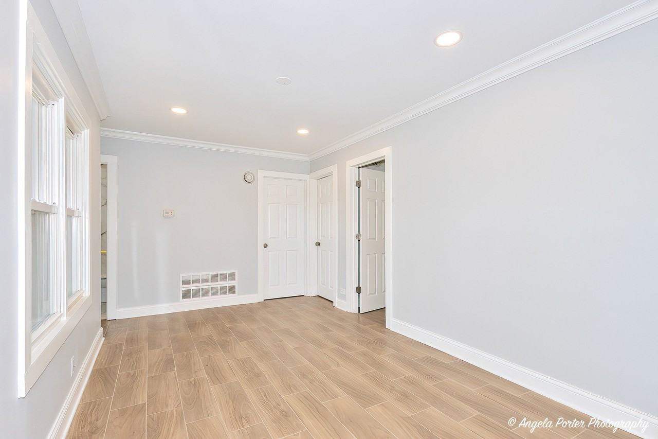 1501 Round Lake Dr - Photo 7 of 20