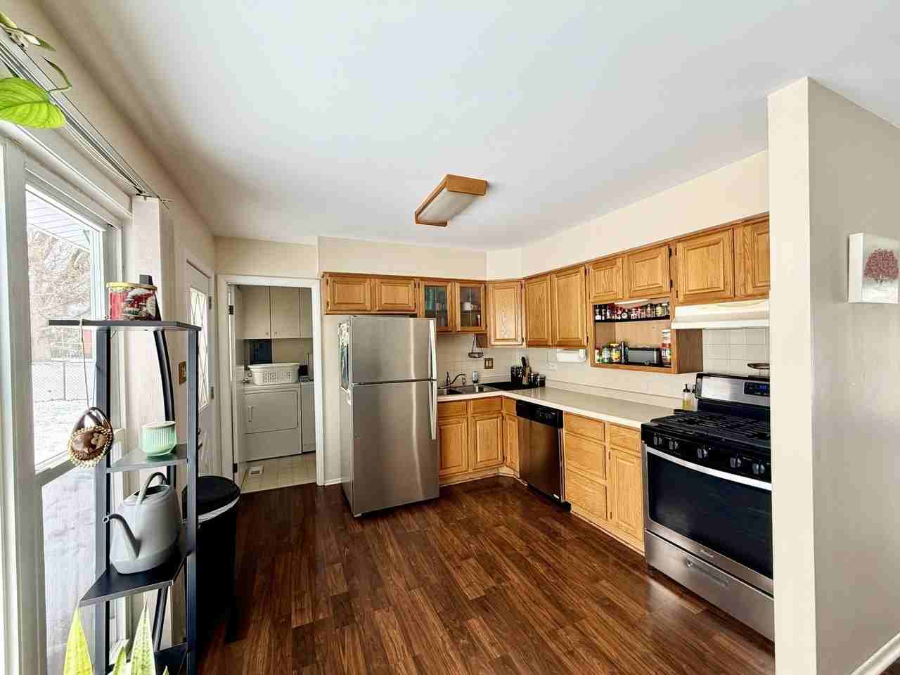 635 Morton St - Photo 2 of 13