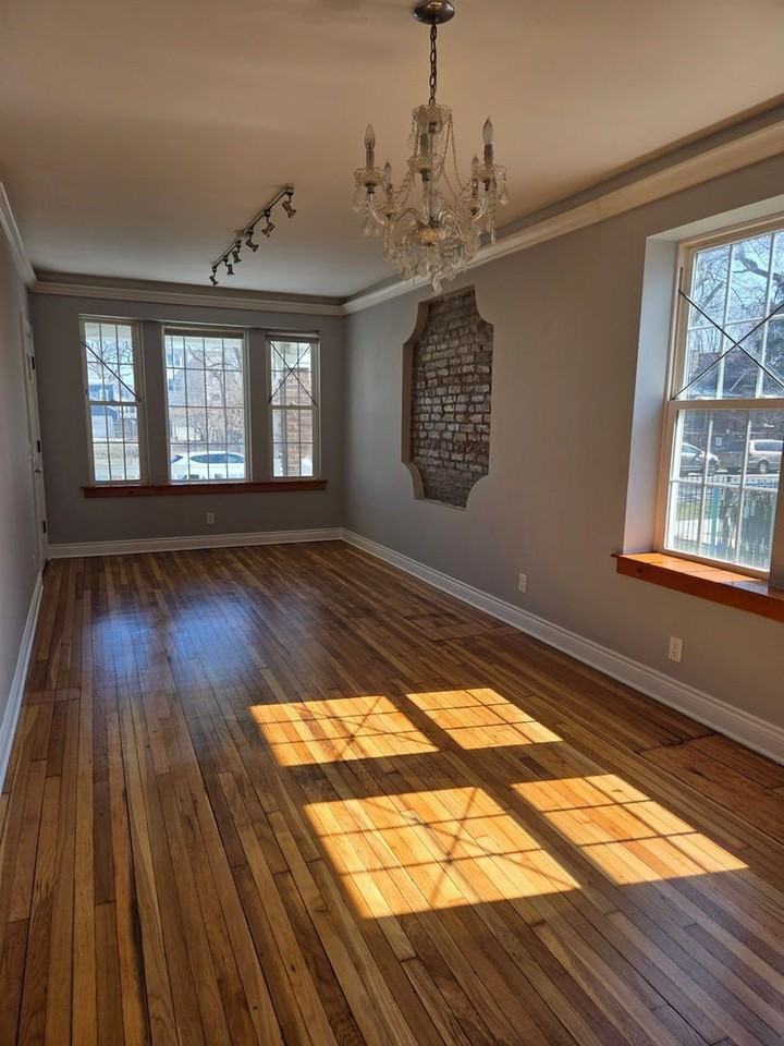 844 N Harding Ave Unit 1 - Photo 2 of 12