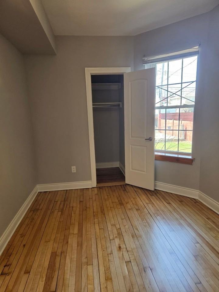 844 N Harding Ave Unit 1 - Photo 7 of 12