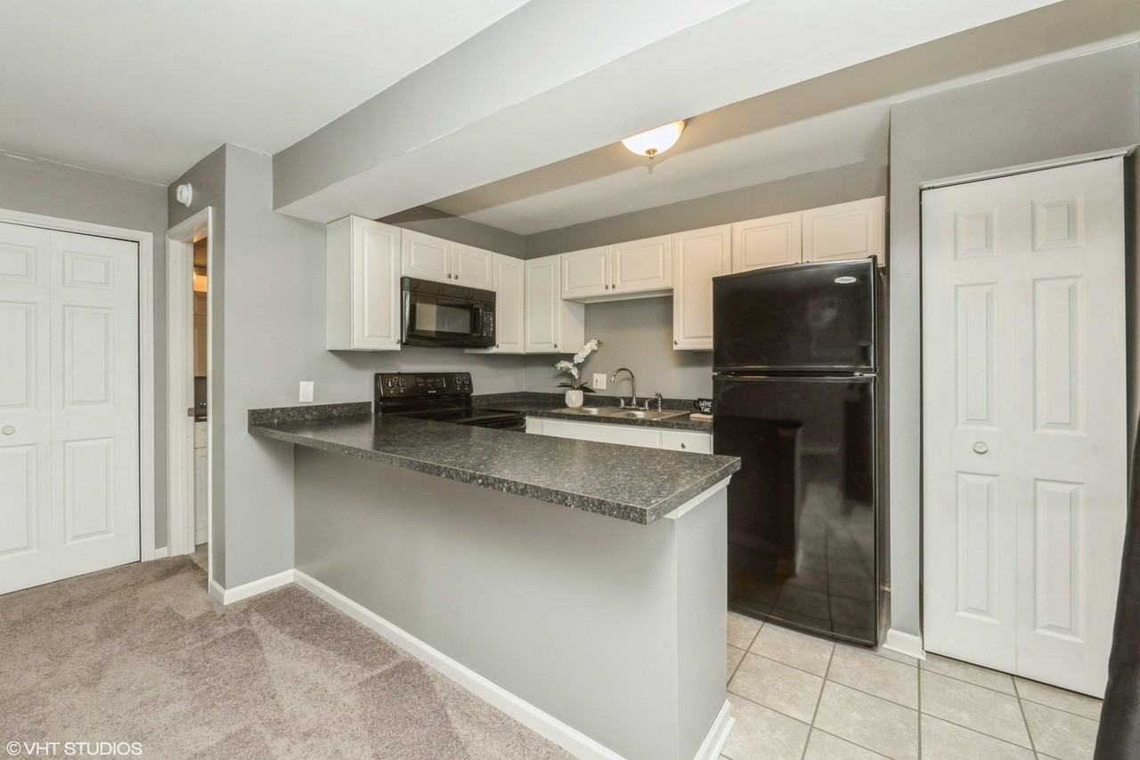 20 Saint Thomas Colony Unit 7 - Photo 7 of 10