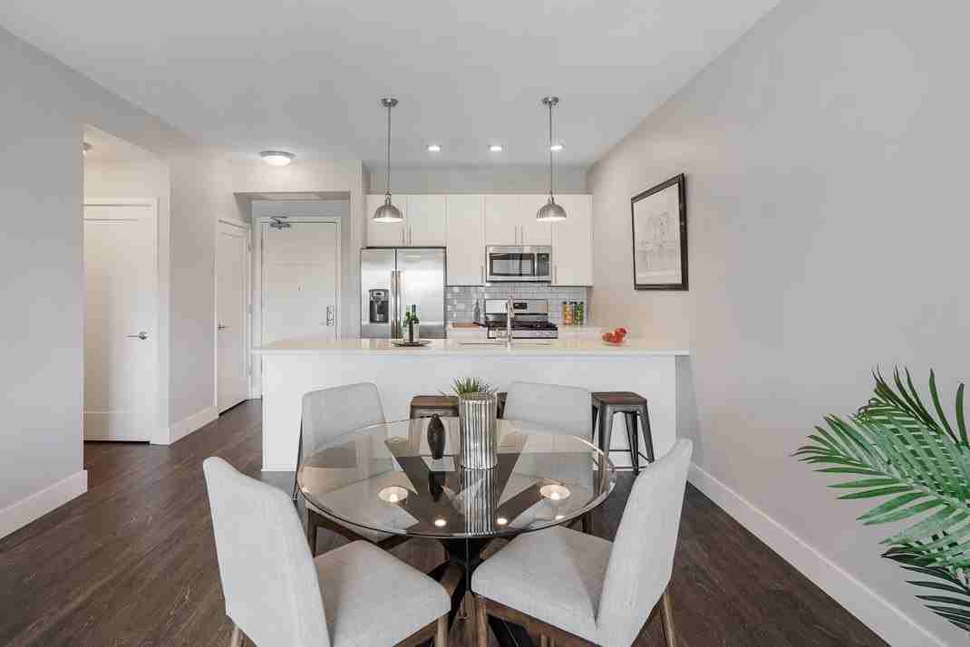 101 W Liberty St Apt 421 - Photo 4 of 17