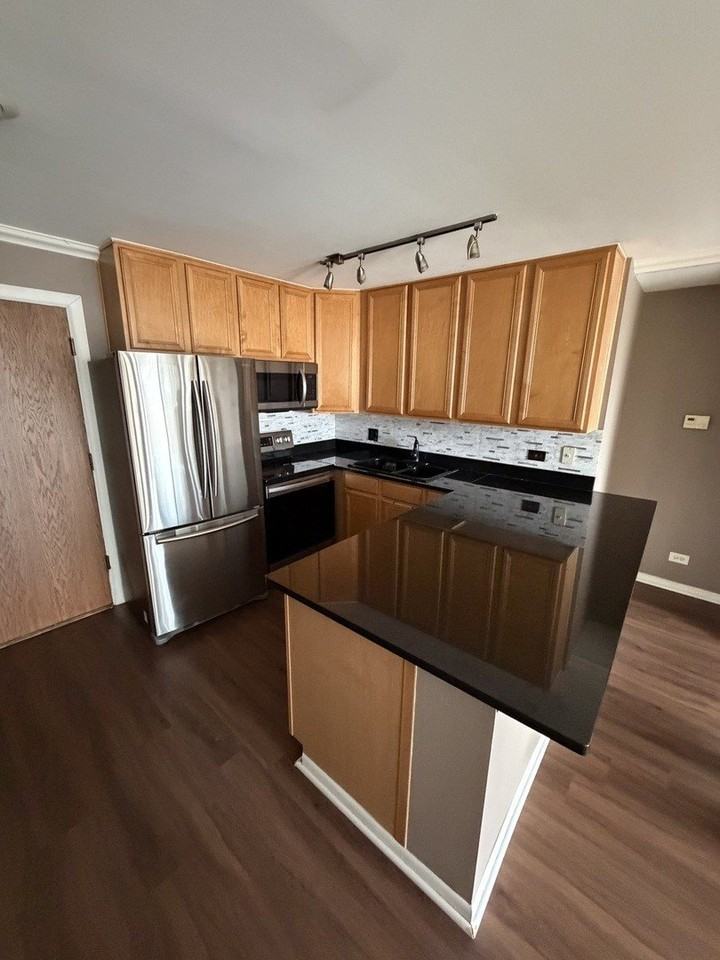 5800 Oakwood Dr Unit 5g - Photo 3 of 3