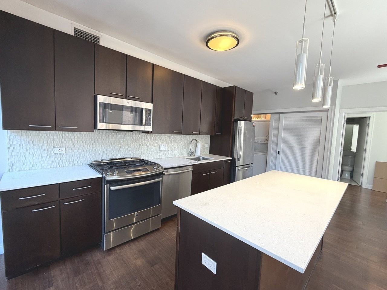 845 N State St Unit 902 - Photo 6 of 27