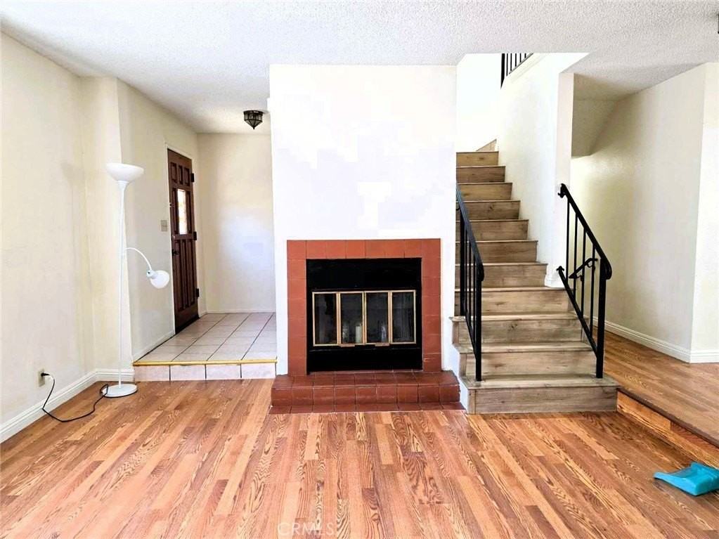 1290 Elm Ave #B - Photo 4 of 12