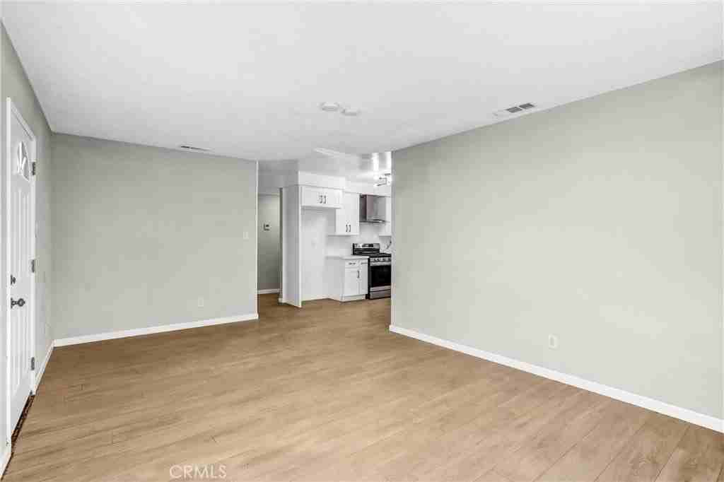 217 Danecroft Ave - Photo 3 of 21