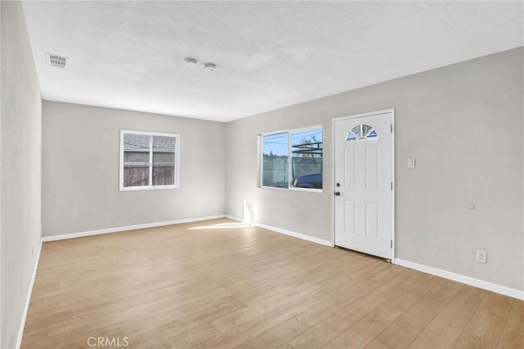 217 Danecroft Ave - Photo 4 of 21