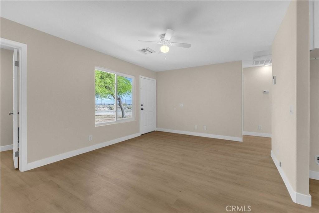 1341 Beach Club Dr - Photo 5 of 40