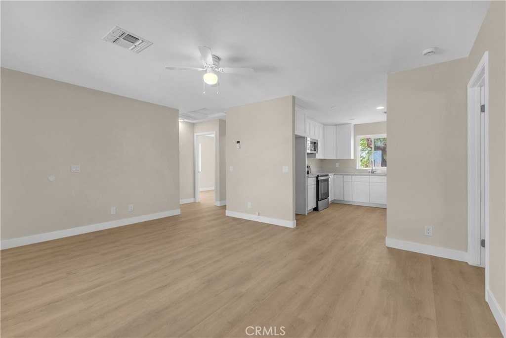 1341 Beach Club Dr - Photo 6 of 40