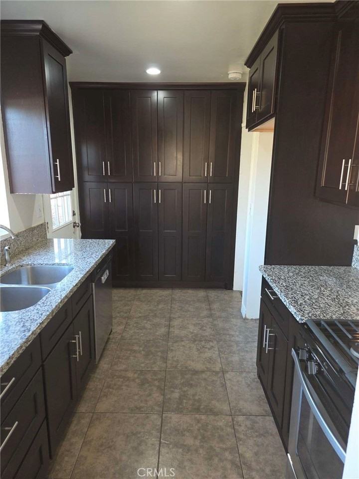 8232 Malven Ave - Photo 5 of 18