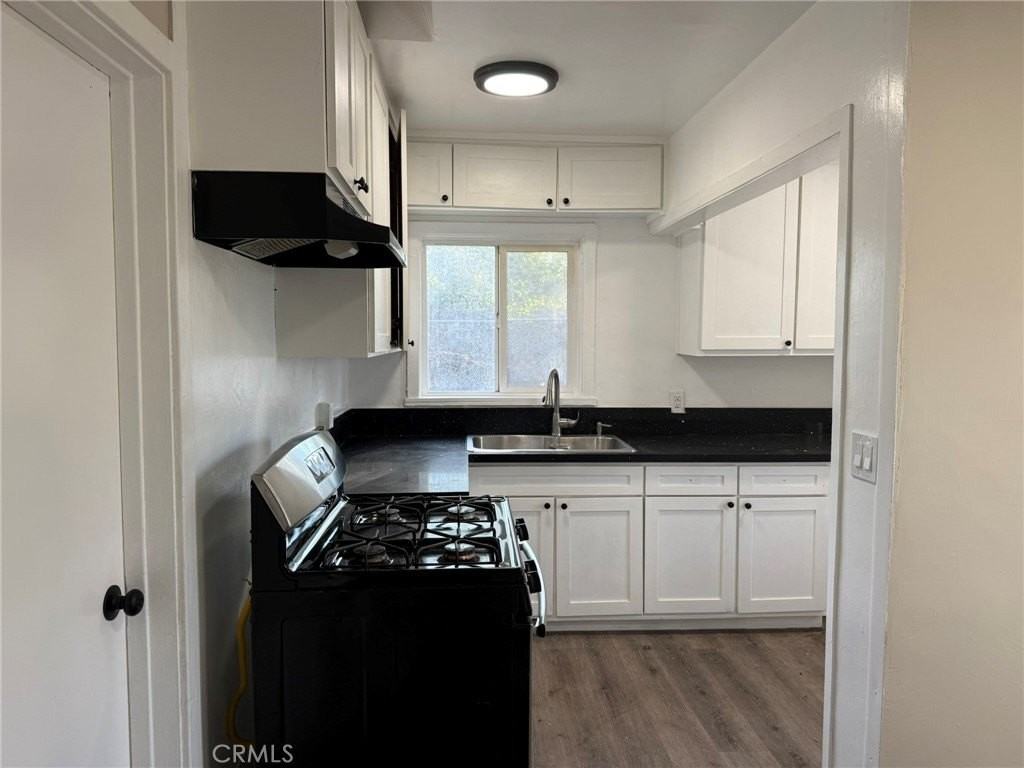 1222 Hardt St - Photo 6 of 23