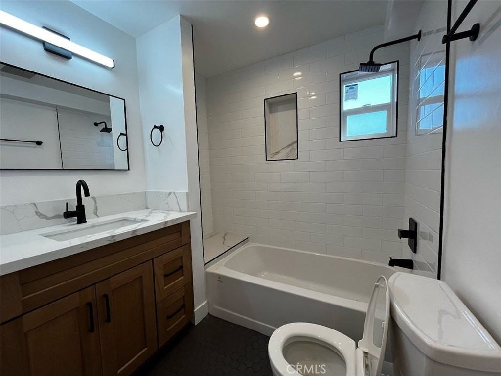 2203 W 73rd St - Photo 7 of 11