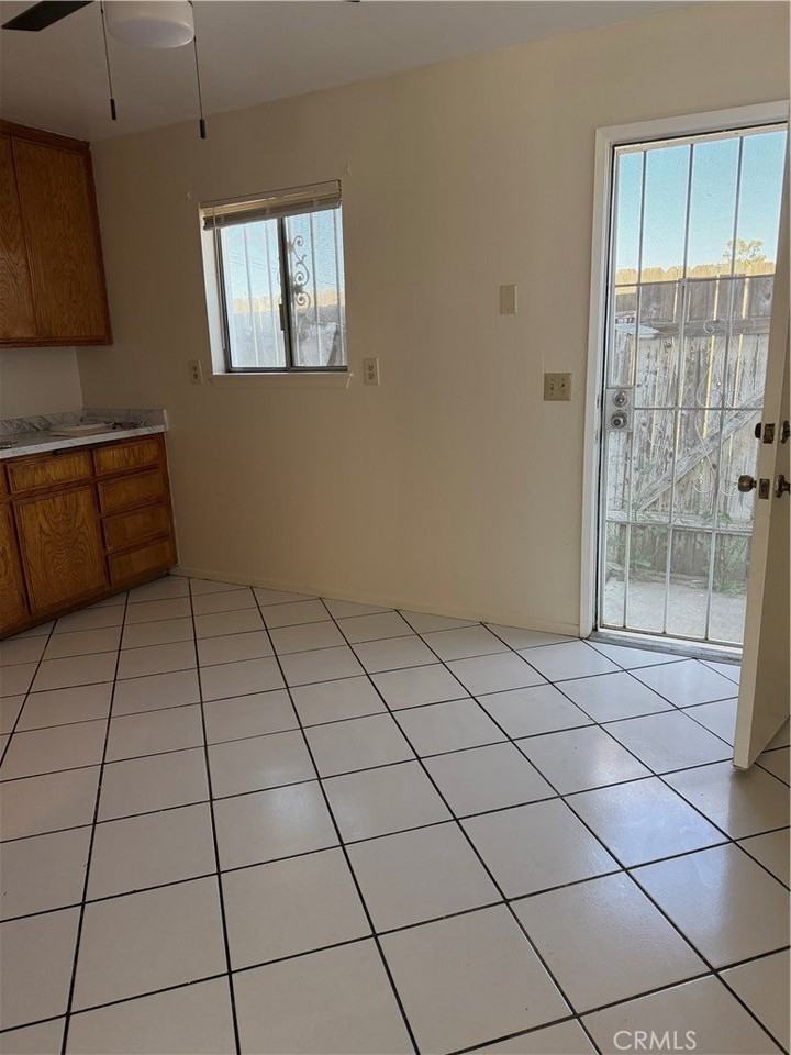 16230 Sequoia St - Photo 3 of 8