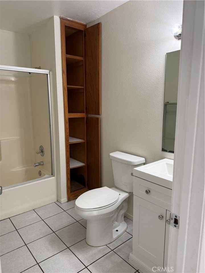 16230 Sequoia St - Photo 6 of 8