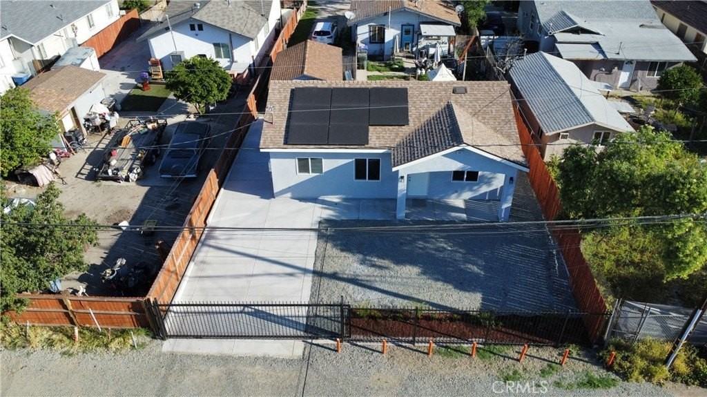 1081 W Rialto Ave - Photo 5 of 16