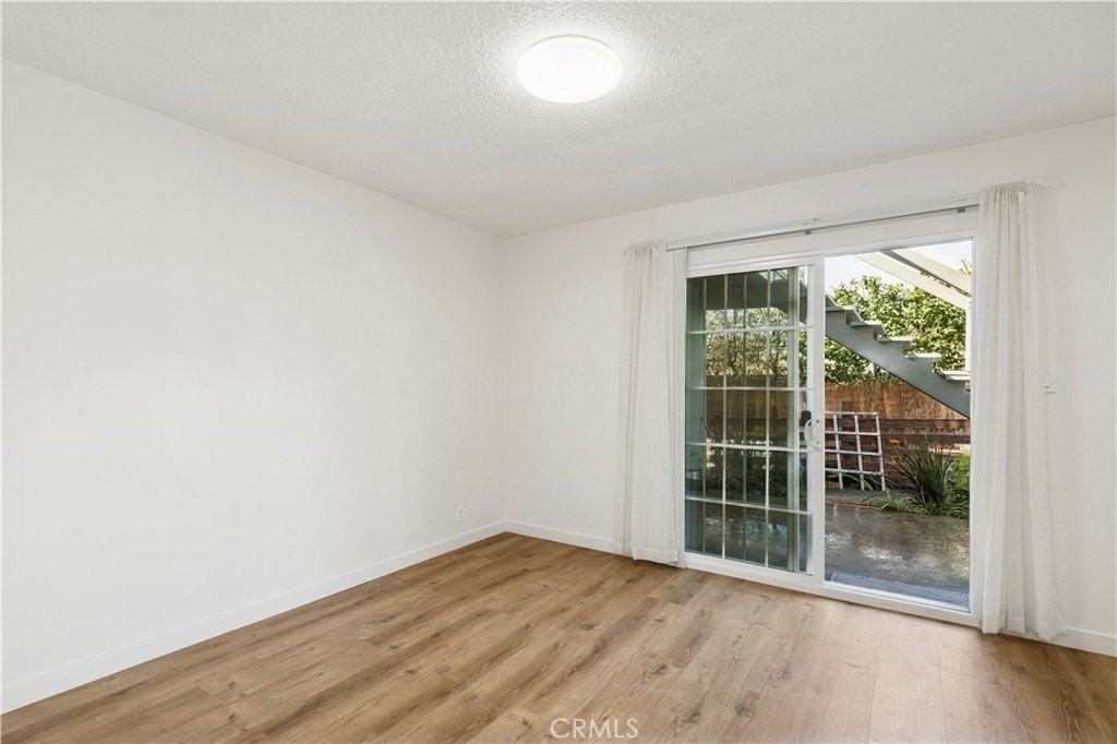 525 Catalina #H - Photo 4 of 17