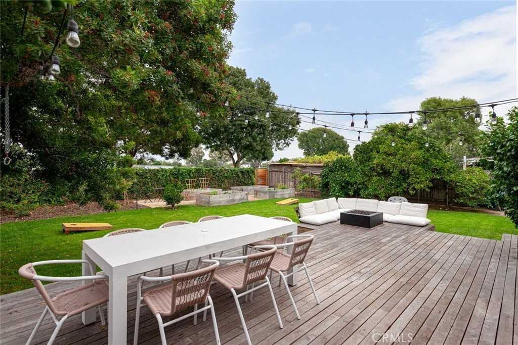 420 Cabrillo St - Photo 3 of 28