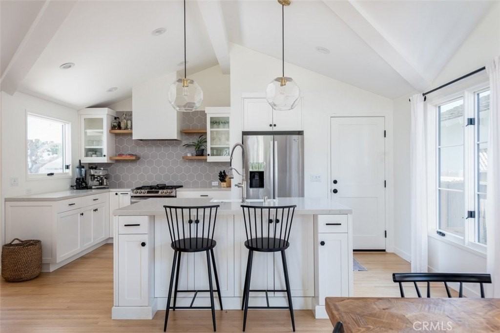 420 Cabrillo St - Photo 6 of 28