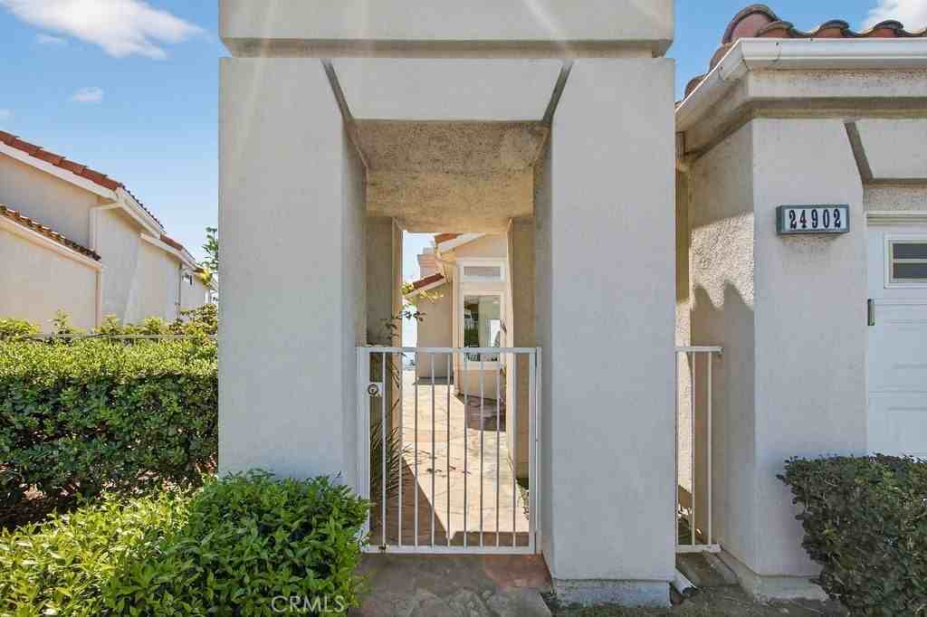 24902 Sea Crest Dr - Photo 2 of 50