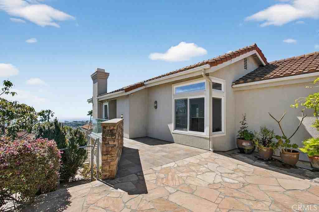 24902 Sea Crest Dr - Photo 4 of 50