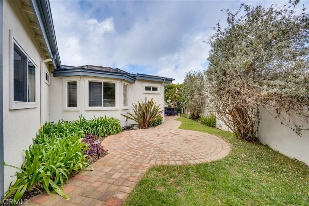 24261 Cortes Dr #B - Photo 7 of 21