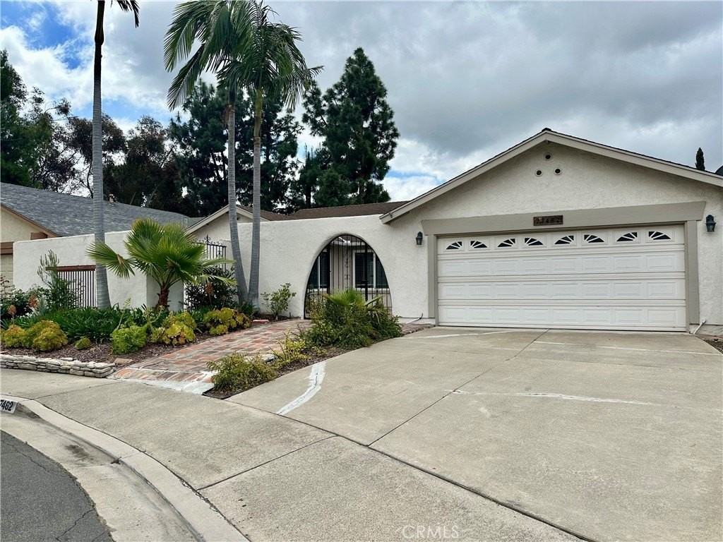 27462 Via Olmo - Photo 2 of 33