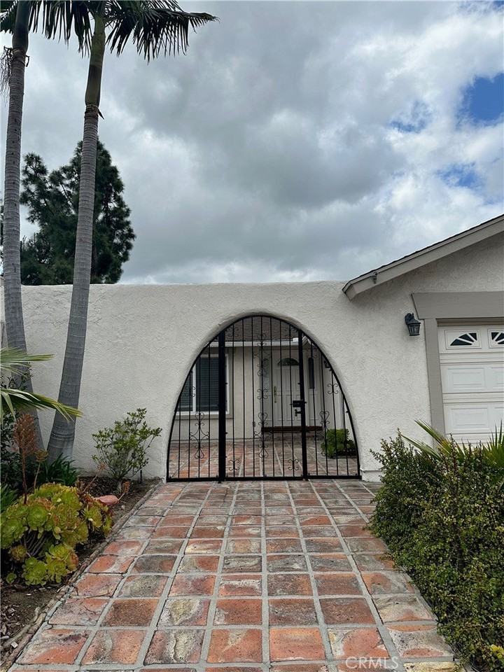 27462 Via Olmo - Photo 3 of 33