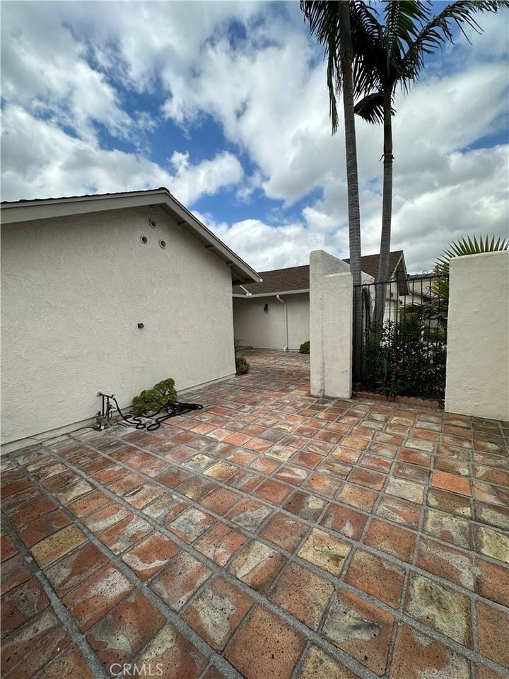 27462 Via Olmo - Photo 6 of 33