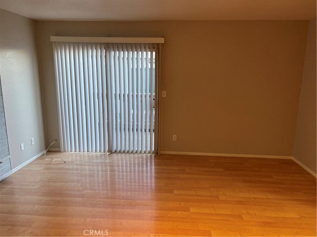 16971 Hoskins Ln - Photo 3 of 12