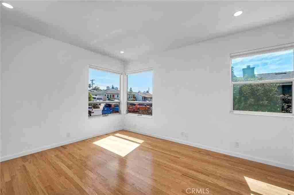 8447 Kittyhawk Ave - Photo 5 of 18